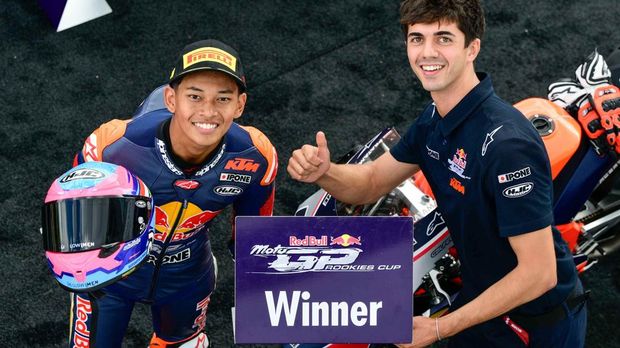 Pembalap Indonesia Veda Ega Pratama menang Race 2 Red Bull Rookies MotoGP di Sirkuit Sachsenring, Jerman, Minggu (13/7).