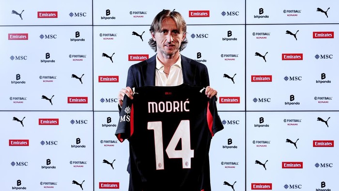 MILAN, ITALY - JULY 14: New AC Milan player Luka Modric poses with his new jersey at Casa Milan on July 14, 2025 in Milan, Italy. (Photo by Giuseppe Cottini/AC Milan via Getty Images)