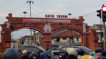 Cirebon:  UMKM & Jasa, Rahasia Ekonomi Melimpah di Bumi Para Wali?