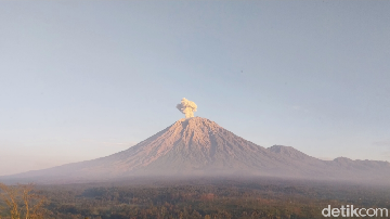 Gunung Semeru Erupsi, Tinggi Kolom Abu Capai 1,2 Km