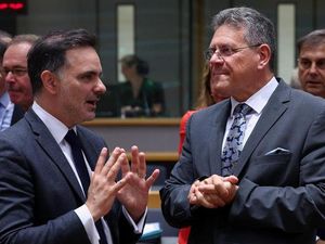 EU: Perdagangan Nyaris Mustahil dengan Tarif Baru Trump EU: Perdagangan Nyaris Mustahil dengan Tarif Baru Trump