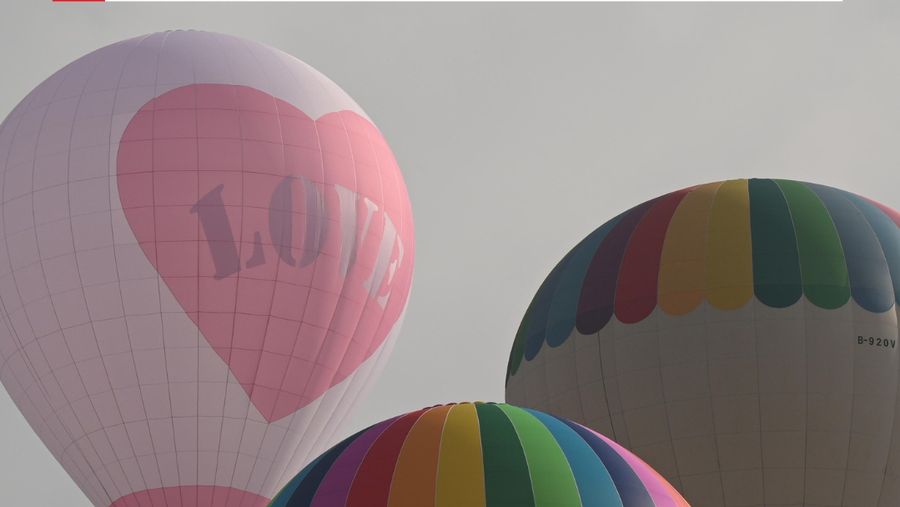 Video Warna-warni Langit Kota Bonn: Terbang 50 Meter, Bikin Deg-degan!