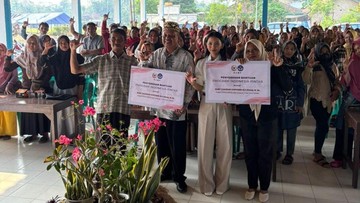 Legislator Gerindra Salurkan PIP ke 11.000 Pelajar di Lampung Selatan