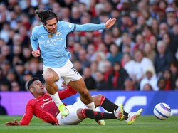 Tampar Grealish, Fan MU Dilarang Masuk Stadion 3 Tahun