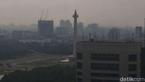 Kabut Polusi Selimuti Jakarta