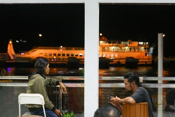 Hari ke-13 KMP Tunu Tenggelam, Keluarga Korban Hilang Masih Bertahan