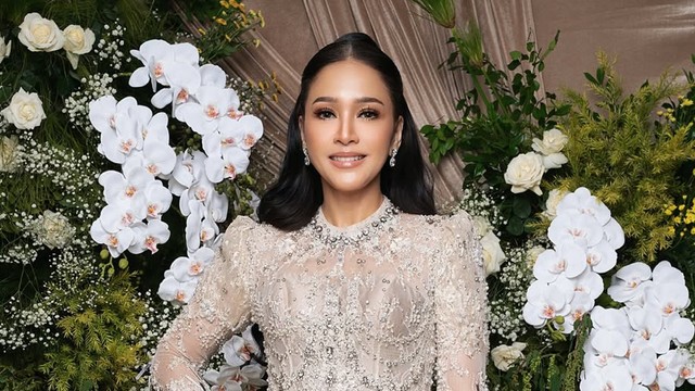 Kabar Terkini Artis dari InsertLive : Dikenal Tajir, Maia Estianty Ngaku Tak Dibolehkan Berhenti Kerja Oleh Irwan Mussry