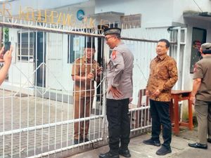 Akses Masuk SMA di Tangsel yang Digembok Saat Hari Pertama Sekolah Dibongkar