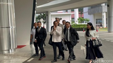 Didampingi Hotman, Nadiem Makarim Diperiksa Lagi di Kasus Pengadaan Laptop