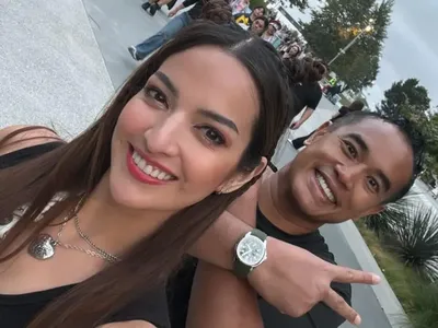 7 Foto Nia Ramadhani Nonton Konser BLACKPINK di Amerika, Kompak Bareng Suami