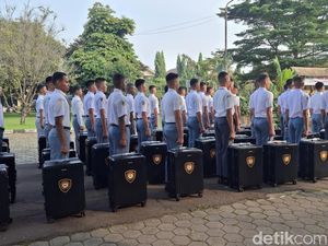 Potret Calon Paskibraka Upacara HUT ke-80 RI Jalani Tantingan Potret Calon Paskibraka Upacara HUT ke-80 RI Jalani Tantingan