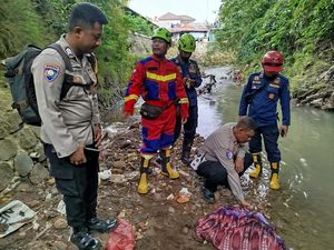 Geger Mayat Bayi Ditemukan Tersangkut di Bebatuan Kali Ciluar Bogor
