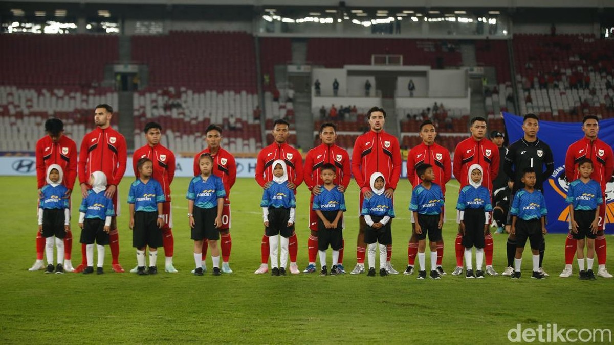 Tribune di belakang para pemain Indonesia tampak kosong. Foto: Rifkianto Nugroho/detikcom