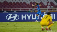 Laga Malaysia vs Filipina digelar di Stadion GBK, Jakarta pada Selasa (15/7) sore WIB. Otu Bisong bawa Timnas Filipina U-23 unggul cepat di menit kesembilan.