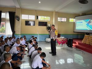 Polisi Babel Manfaatkan MPLS untuk Sosialisasi Keselamatan Berkendara Polisi Babel Manfaatkan MPLS untuk Sosialisasi Keselamatan Berkendara