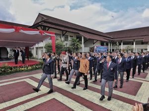 Apa Itu Defile yang Dilakukan Tokoh Alumni SMA Taruna Nusantara? Apa Itu Defile yang Dilakukan Tokoh Alumni SMA Taruna Nusantara?