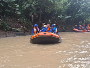 Andra Soni Susur Kali Banten, Bete Nemu Banyak Sampah!