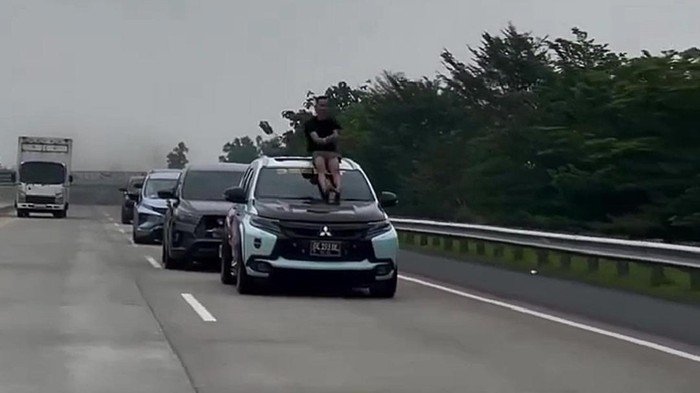 Tangkap layar video tren aura farming pacu jalur di Tol Lampung. Tangkap layar video tren aura farming pacu jalur di Tol Lampung.