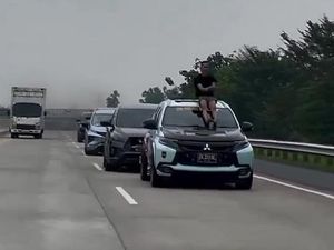 Gaya-gayaan Pemuda Pacu Jalur di Tol Lampung, Berujung Kena Tilang Maksimal Gaya-gayaan Pemuda Pacu Jalur di Tol Lampung, Berujung Kena Tilang Maksimal
