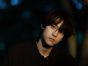 Potret Tian Xu Ning, Aktor China yang Nangis Setelah Diserbu Fans di Pesawat Potret Tian Xu Ning, Aktor China yang Nangis Setelah Diserbu Fans di Pesawat