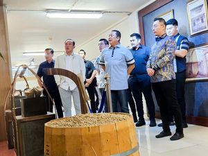 Bamsoet Dorong Hilirisasi Kopi Nasional Usai Kunjungi Pabrik Kapal Api Bamsoet Dorong Hilirisasi Kopi Nasional Usai Kunjungi Pabrik Kapal Api