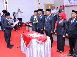 Bupati Bone Lantik 5 Pejabat Eselon II Hasil Lelang, Ancam Mutasi Jika Lalai