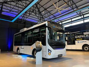 Bodi Bus Listrik Laksana Dijual Mulai Rp 600 Jutaan