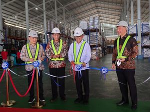 Andra Soni Resmikan Pabrik Bahan Pestisida, Yakin Tingkatkan Ekonomi Banten Andra Soni Resmikan Pabrik Bahan Pestisida, Yakin Tingkatkan Ekonomi Banten