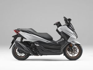 Honda Forza Bersolek, Harga Tembus Rp 94 Juta Honda Forza Bersolek, Harga Tembus Rp 94 Juta