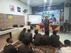 Kejati Sulsel Sosialisasi Bahaya Narkoba Saat MPLS SMAIT Al Fatih Makassar Kejati Sulsel Sosialisasi Bahaya Narkoba Saat MPLS SMAIT Al Fatih Makassar
