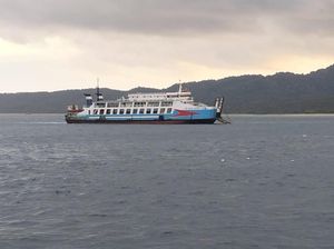 KMP Agung Samudera XVIII Kandas di Selat Bali, 41 Penumpang Selamat KMP Agung Samudera XVIII Kandas di Selat Bali, 41 Penumpang Selamat