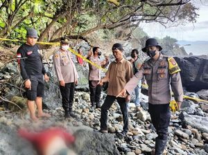 Mayat Tanpa Kepala di Pinggir Pantai Tanggamus Lampung Diautopsi Mayat Tanpa Kepala di Pinggir Pantai Tanggamus Lampung Diautopsi