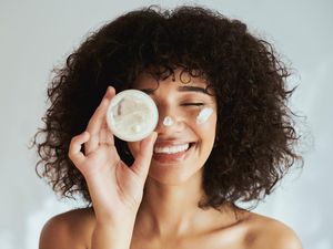 7 Rekomendasi Moisturizer untuk Mengecilkan Pori-pori 7 Rekomendasi Moisturizer untuk Mengecilkan Pori-pori