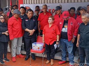 PDIP Jogja Bikin Aksi Saweran Koin Bela Hasto Kristiyanto PDIP Jogja Bikin Aksi Saweran Koin Bela Hasto Kristiyanto
