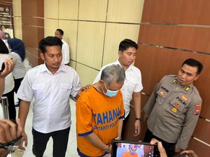 Pendeta Cabuli Anak di Blitar Resmi Ditahan Polda Jatim Pendeta Cabuli Anak di Blitar Resmi Ditahan Polda Jatim