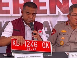 Modus Baru Kurir Narkoba di Kalbar: Pakai Pelat Merah Palsu Kelabui Petugas Modus Baru Kurir Narkoba di Kalbar: Pakai Pelat Merah Palsu Kelabui Petugas