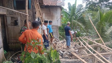 Tebing di Puncak Bogor Longsor, 1 Rumah Warga Rusak