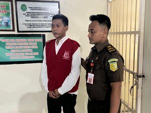 Kuli Asal Gresik Jual IstrinyaThreesome di Mojokerto Dituntut 7 Tahun Bui