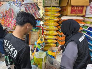 Polisi Telusuri Beras Premium Oplosan di Kepri, Ini Hasilnya Polisi Telusuri Beras Premium Oplosan di Kepri, Ini Hasilnya
