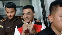 Reaksi Vadel Bajideh Disebut Beli Obat Aborsi untuk Anak Nikita Mirzani