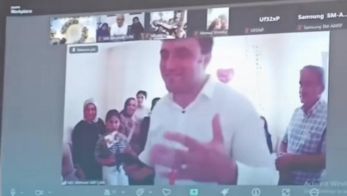 Viral bule Turki lamar virtual putri Kadisdik Luwu Utara. Viral bule Turki lamar virtual putri Kadisdik Luwu Utara.