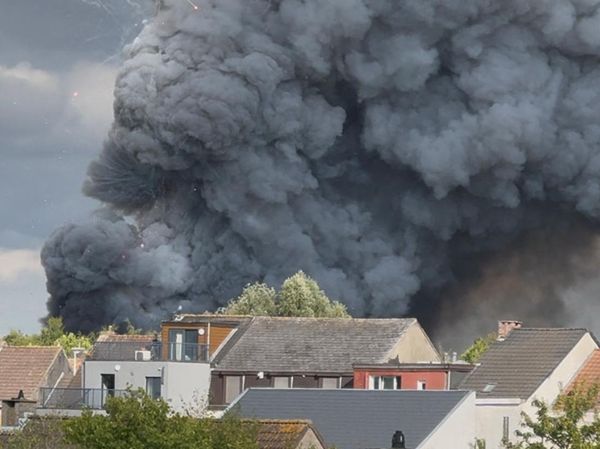 Panggung Tomorrowland Terbakar Habis-habisan, Tetap Rave On!