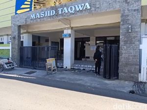 2 Motor Jemaah Masjid di Probolinggo Dicuri, Pelaku 3 Pria 1 Wanita