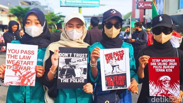 Ramai-ramai Aktivis Kaltara Turun ke Jalan Tuntut Pencopotan Kapolda