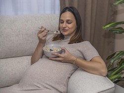 Video: Ini Makanan yang Harus Dihindari Ibu Hamil