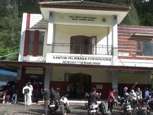 Pendakian Semeru Ditutup Selama 10 Hari Kedepan Pendakian Semeru Ditutup Selama 10 Hari Kedepan