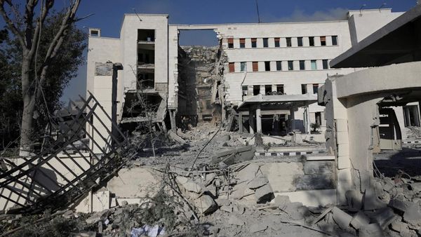 Kementerian Pertahanan Suriah Hancur Dibombardir Israel