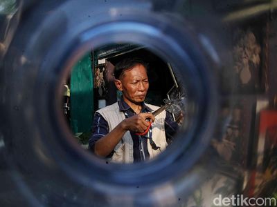 Impian jadi Dokter ke Seniman, Sutrisno Menyulam Harapan Lewat Karya Limbah