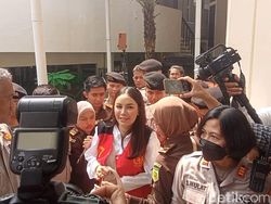 Lega Pihak Nikita Mirzani soal Gugatan Wanprestasi Rp100 M Dicabut