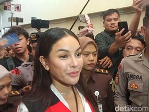 Video Reaksi Nikita Mirzani Setelah Eksepsinya Ditolak Hakim Video Reaksi Nikita Mirzani Setelah Eksepsinya Ditolak Hakim
